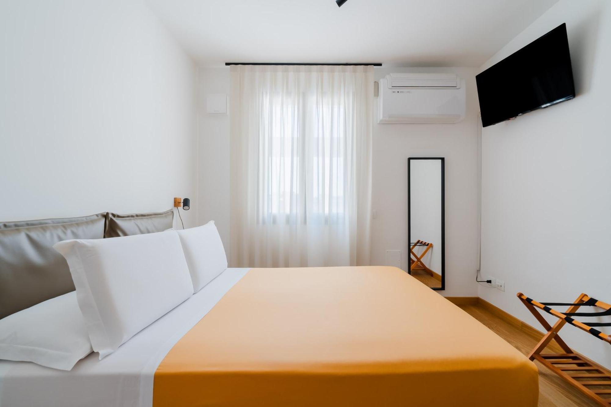Glass House - Smart Rooms & Parking Lecce Zewnętrze zdjęcie