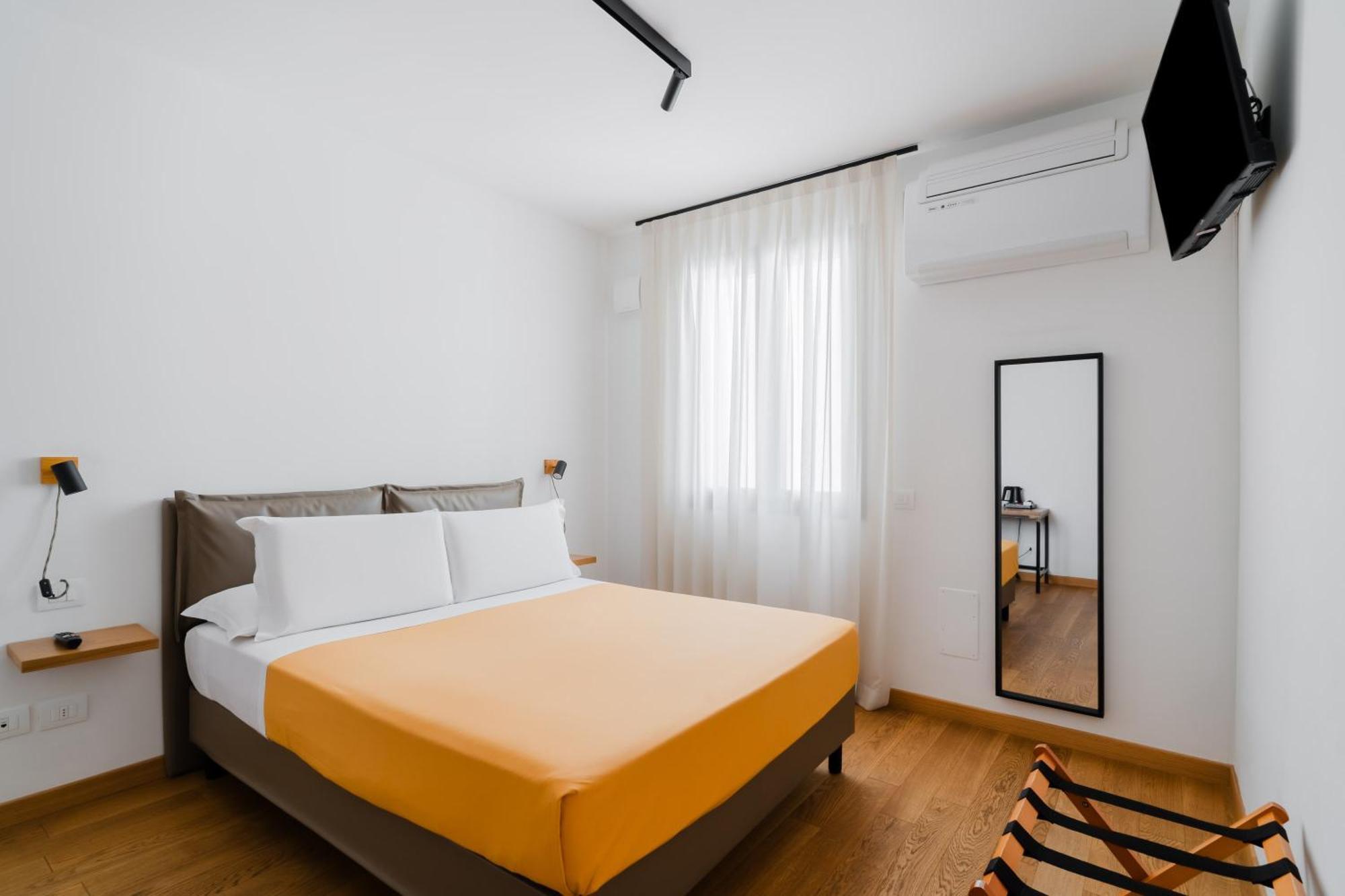 Glass House - Smart Rooms & Parking Lecce Zewnętrze zdjęcie