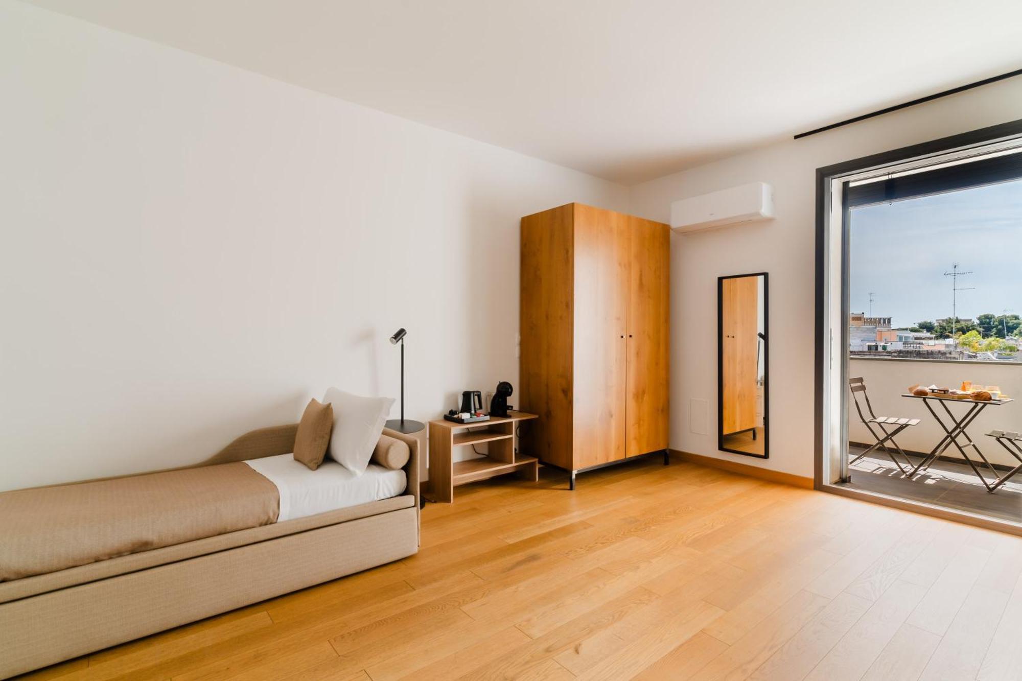 Glass House - Smart Rooms & Parking Lecce Zewnętrze zdjęcie
