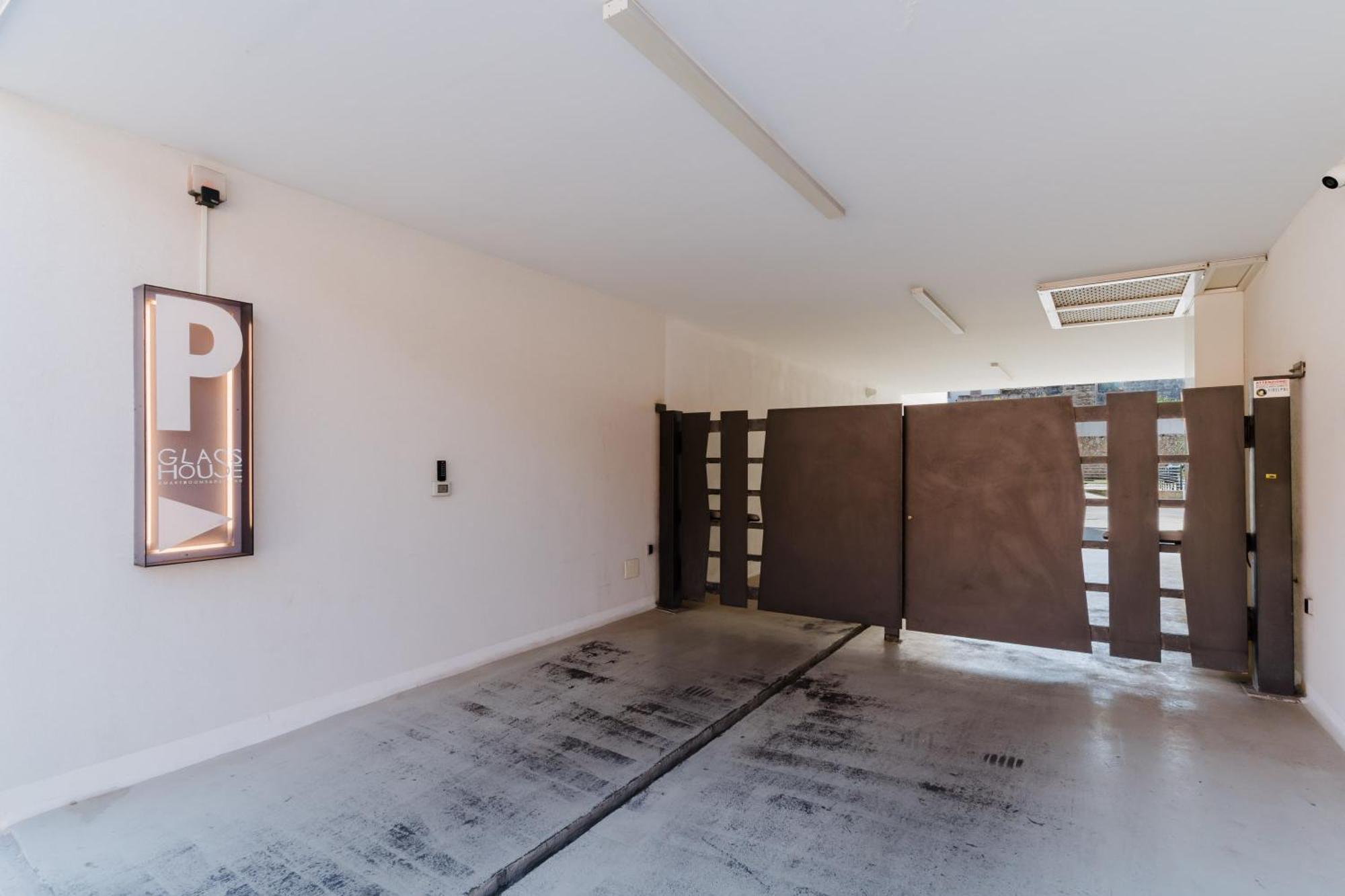 Glass House - Smart Rooms & Parking Lecce Zewnętrze zdjęcie