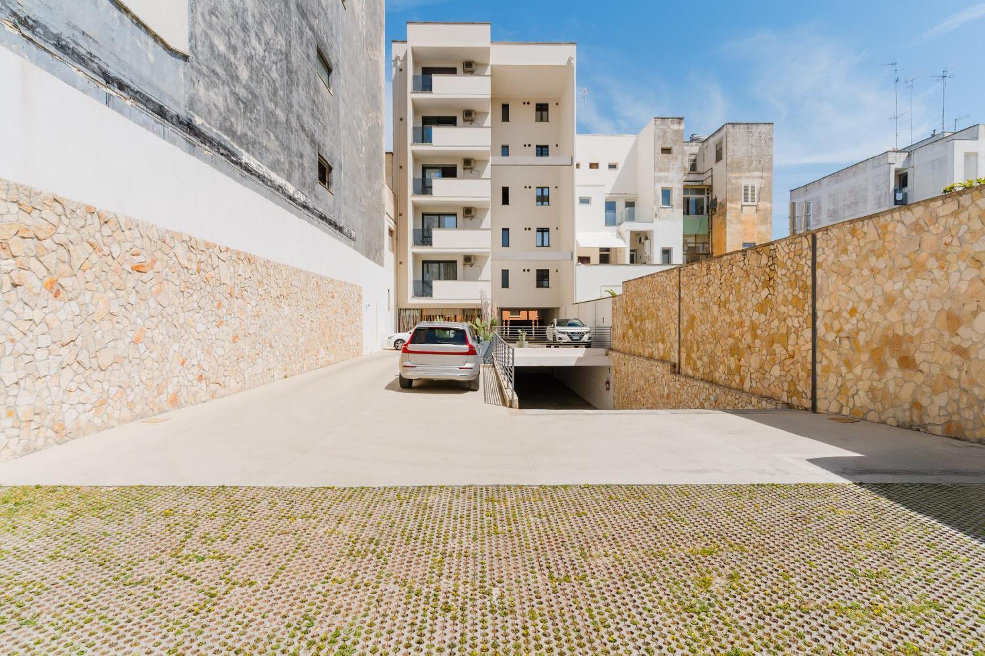 Glass House - Smart Rooms & Parking Lecce Zewnętrze zdjęcie